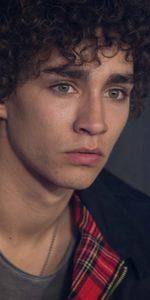 Personas,Robert Sheehan,Hombres,Actores