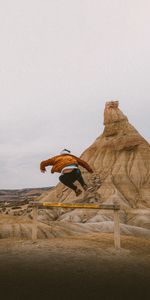 Rock,Miscellanea,Miscellaneous,Human,Person,Trick,Bounce,Jump,Sand