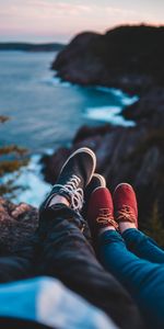 Sea,Miscellanea,Miscellaneous,Legs,Sneakers,Cliff,Shoes,Footwear