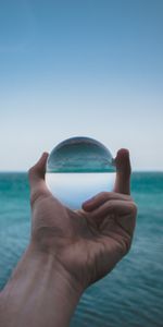 Sea,Reflection,Miscellanea,Ball,Distortion,Miscellaneous,Glass,Hand