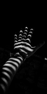 Shadow,Bw,Streaks,Clock,Hand,Chb,Stripes