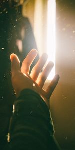 Shine,Light,Hand,Miscellanea,Miscellaneous,Glare,Bright,Glow