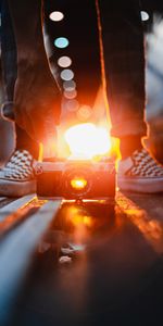 Shine,Light,Miscellanea,Miscellaneous,Legs,Blur,Smooth,Hands,Camera