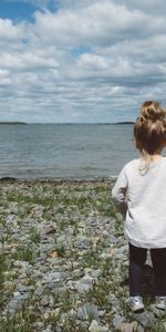 Shore,Bank,Miscellanea,Miscellaneous,Stroll,Child,Girl