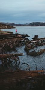 Shore,Bank,Miscellanea,Wreckage,Detritus,Miscellaneous,Loneliness,Lonely,Alone