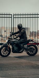 Side View,Motorcycles,Helmet,Motorcycle,Motorcyclist