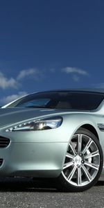 2009,Rapide,Зеленый Металлик,Небо,Астон Мартин (Aston Martin),Тачки (Cars),Вид Спереди,Стиль