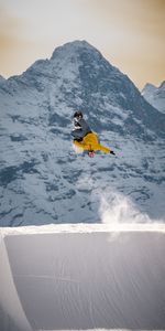 Snowboarder,Extreme,Trick,Springboard,Bounce,Snowboard,Sports,Jump