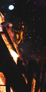 Sparks,Firewood,Angle,Corner,Fire,Dark,Bonfire