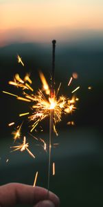 Sparks,Miscellanea,Miscellaneous,Focus,Sparkler,Hand