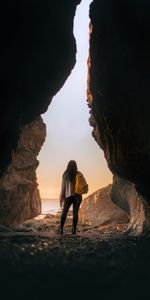 Solitude,Grotte,La Grotte,Coucher De Soleil,Divers,Fille