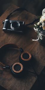 Table,Wood,Wooden,Sound,Headphones,Music