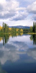 Dragon Lake,Yukon,Озеро,Природа,Облака,Деревья,Канада,Осень