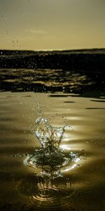 Water,Drops,Shine,Miscellanea,Miscellaneous,Waves,Light,Splash