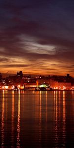 Ciudades,Agua,Cielo,Noche,Rascacielos,Edificio,Luces,Las Luces,Vista,Bahía,La Bahía,El Terraplén,Paisaje,Casas,Reflexión,Muelle