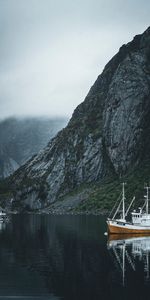 Water,Mountains,Miscellanea,Fog,Boats,Miscellaneous