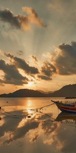 Water,Sky,Horizon,Miscellanea,Miscellaneous,Boat