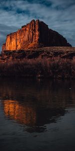 Water,Sky,Rock,Reflection,Nature