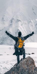 Winter,Mountains,Snow,Miscellanea,Miscellaneous,Human,Person,Loneliness,Gesture,Freedom