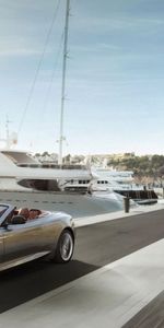 Aston Martin,Mouvement,Cabriolet,Couchette,Yachts,Circulation,Voitures,Quai